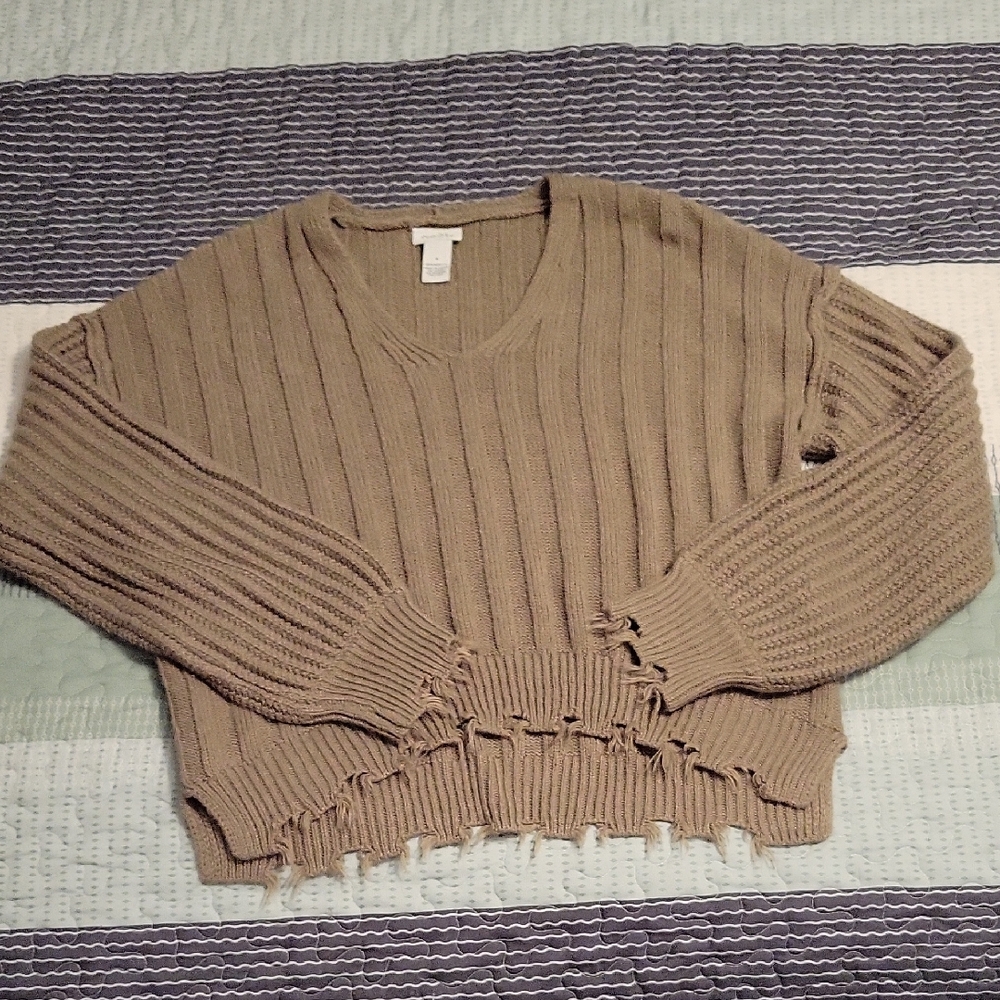 Rue21 Women's V-Neck Tan Sweater